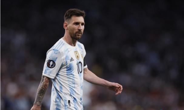 两教师同时参工,职称薪级相同,晚退1年养老金只会增多不会减少